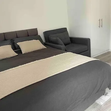 Studio Flat Private Shower Wc And Kitchenette London Exterior photo